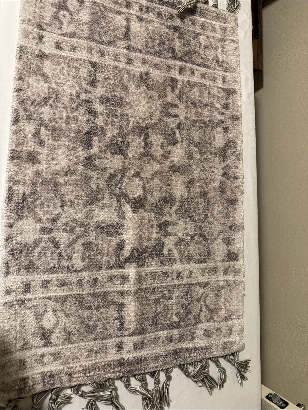 Neutral Patterned Fringe Throw Rug